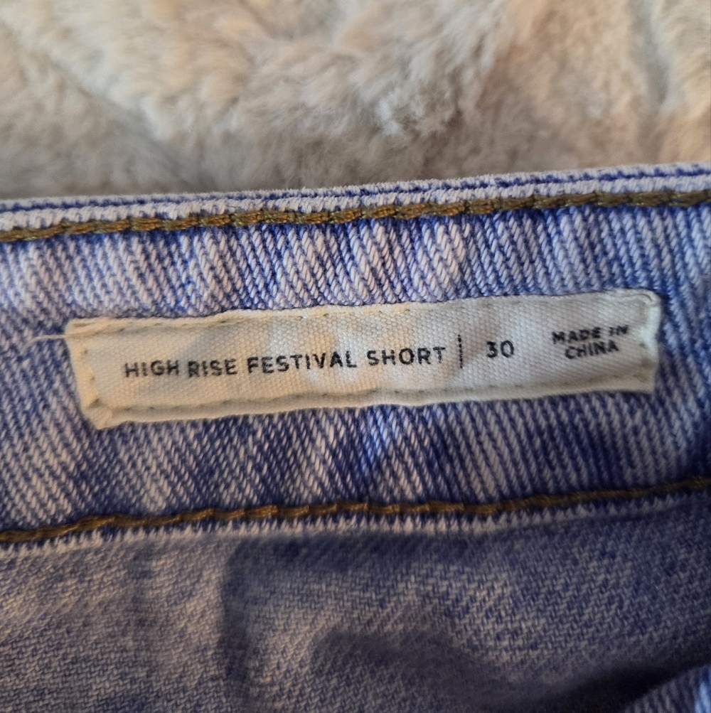 Chic PacSun Women's Light Wash Distressed Denim Shorts - Light Blue Size 30 - Picture 5 of 5